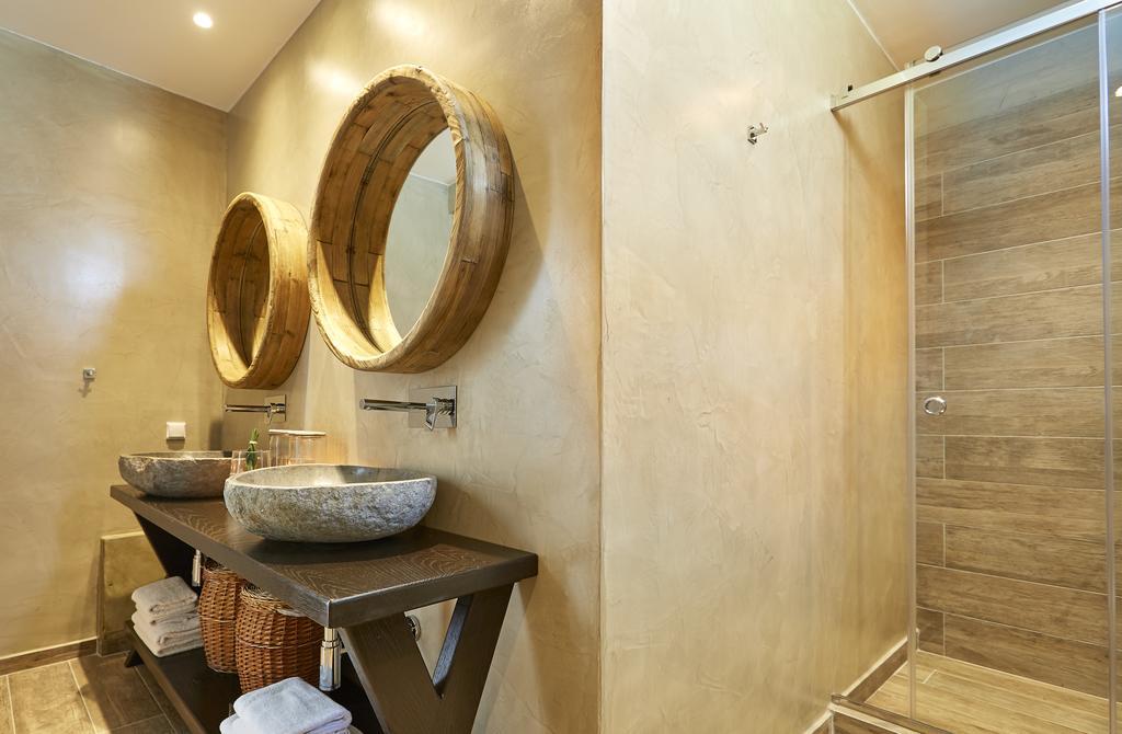 Cave Stone, Villa with Private Pool and Sea View